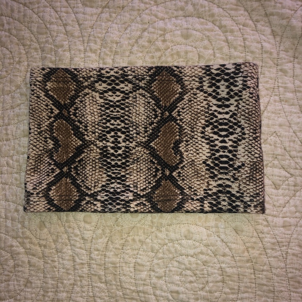 Snake crop top